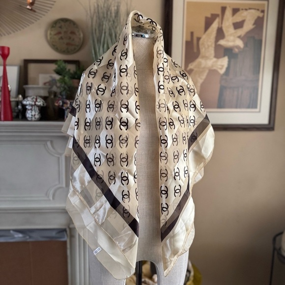 Long Polyester Scarf - Picture 4 of 10